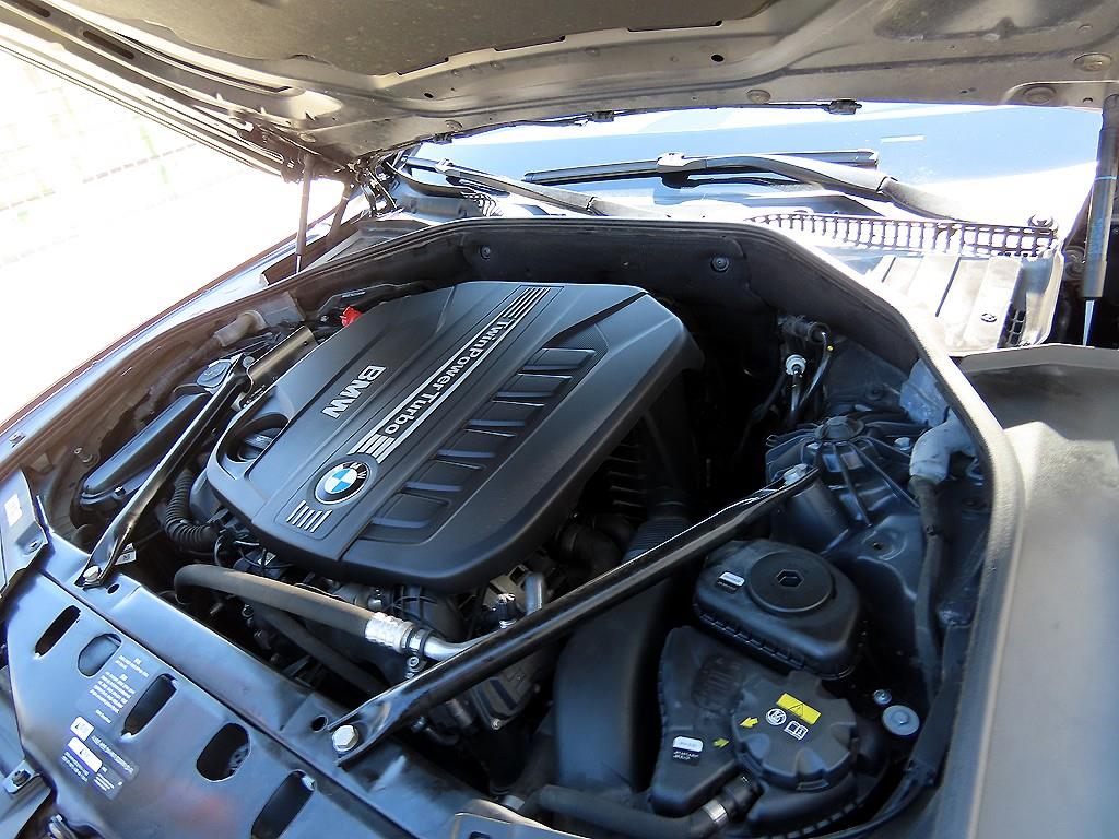BMW 7-Series — photo 19
