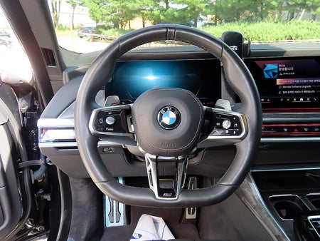 BMW 7-Series — photo 08