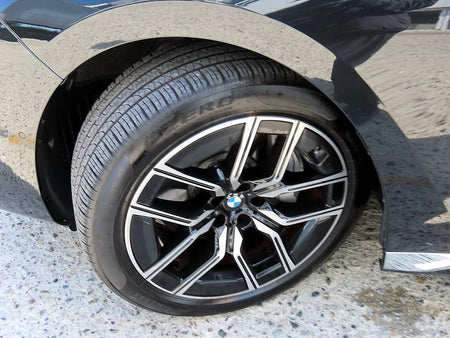 BMW 7-Series — photo 20