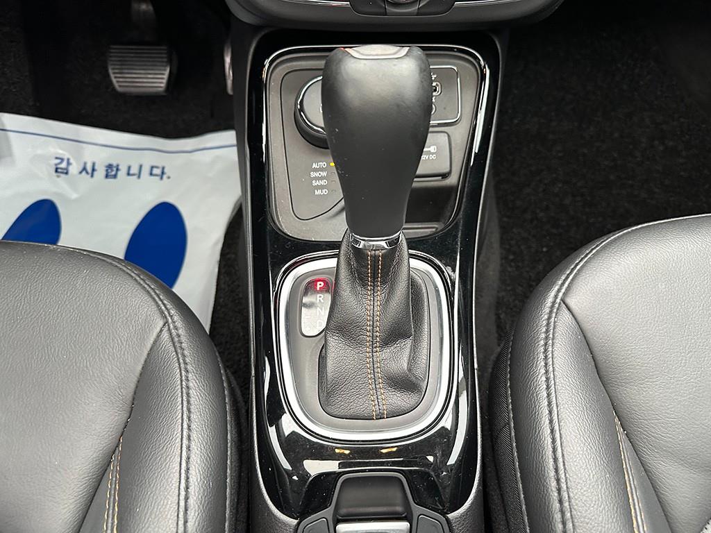 Jeep Compass — photo 11