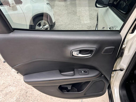 Jeep Compass — photo 17