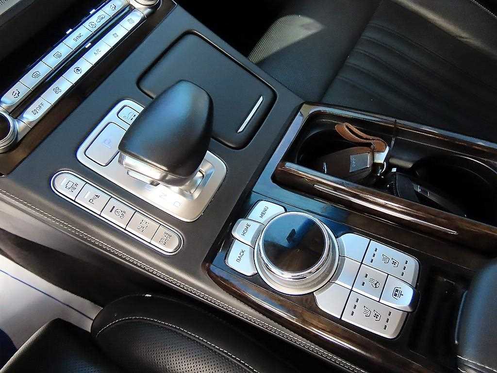 Genesis G90 — photo 11