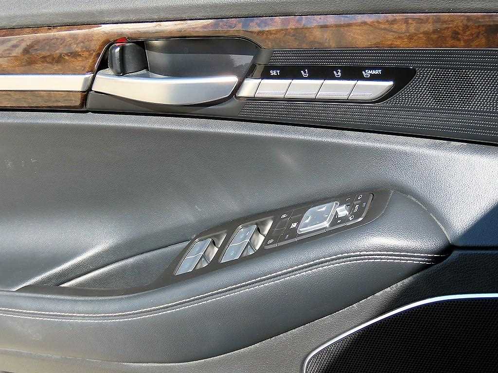Genesis G90 — photo 12