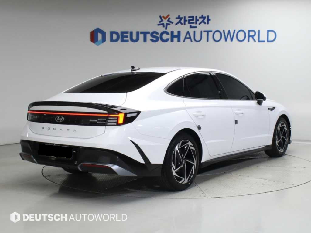 Hyundai Sonata — photo 02