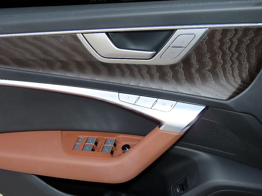 Audi A6 — photo 12