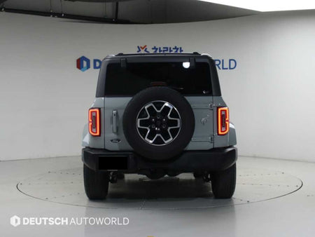 Ford Bronco — photo 04