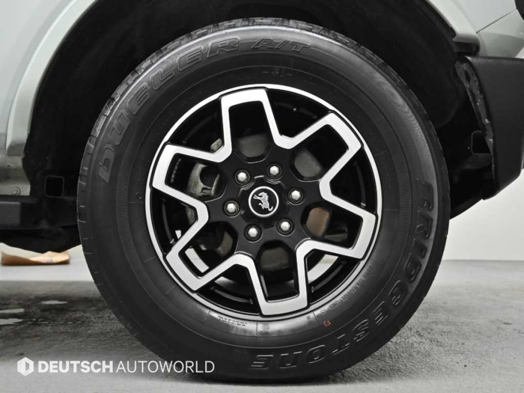 Ford Bronco — photo 05