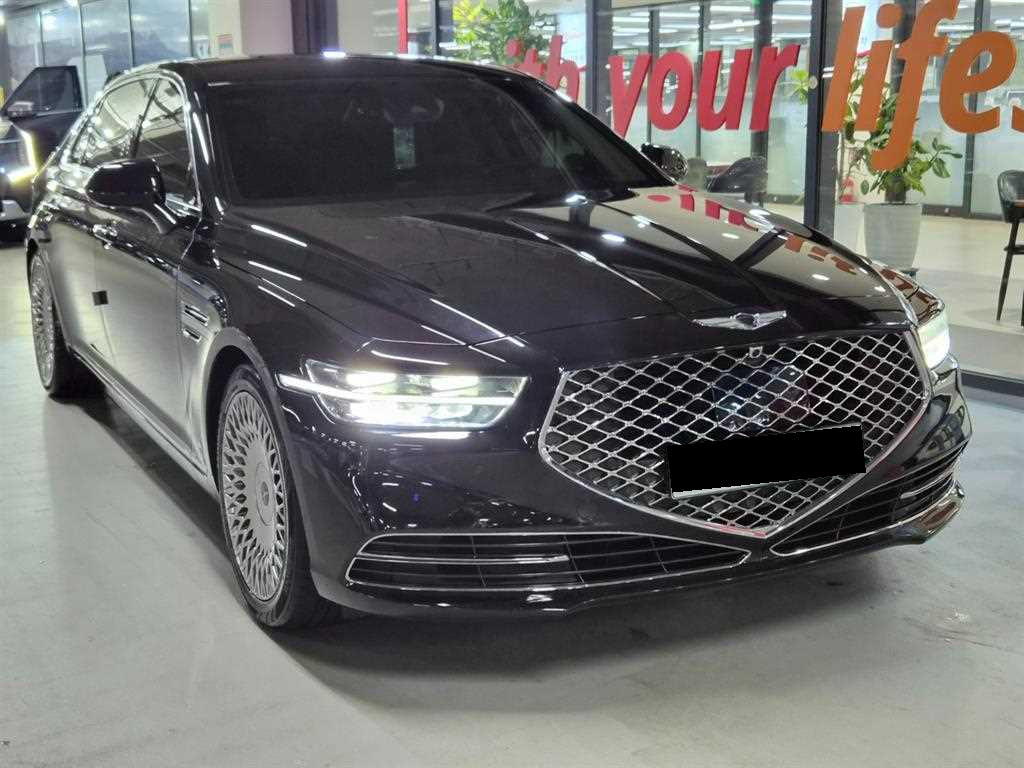 Genesis G90 — photo 01