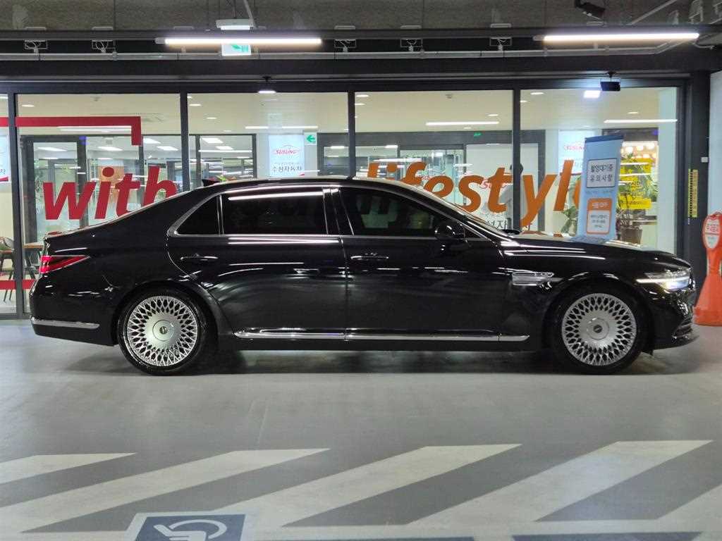 Genesis G90 — photo 03
