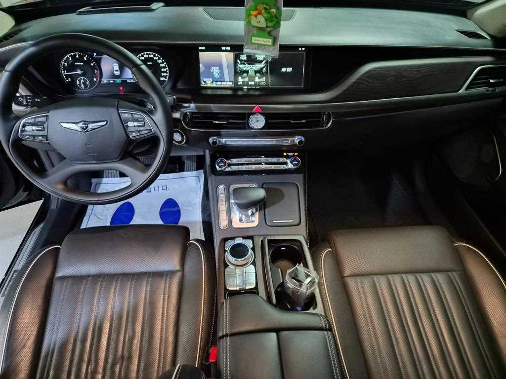 Genesis G90 — photo 10