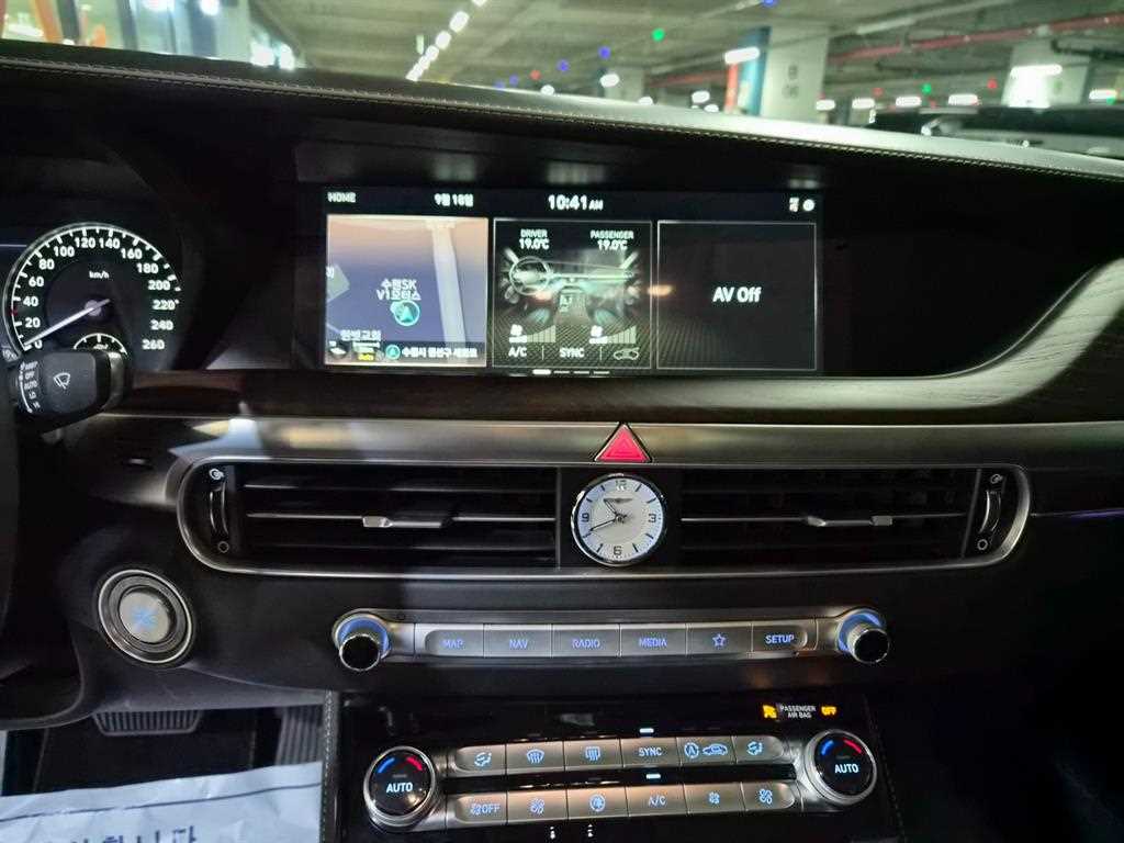 Genesis G90 — photo 14