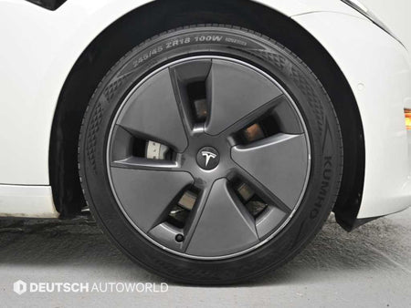 Tesla Model 3 — photo 05