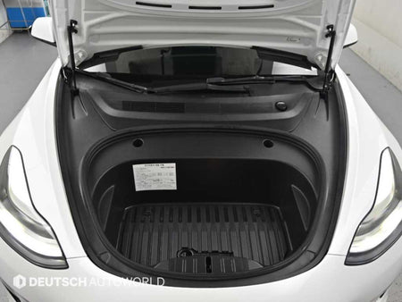 Tesla Model 3 — photo 06