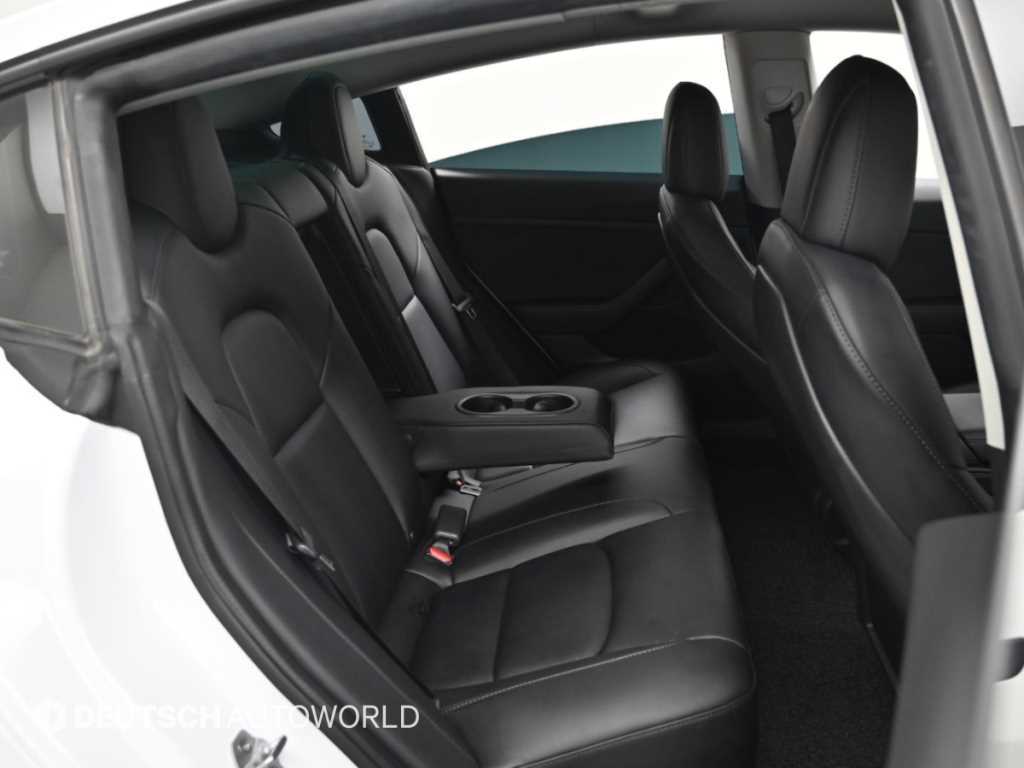 Tesla Model 3 — photo 12