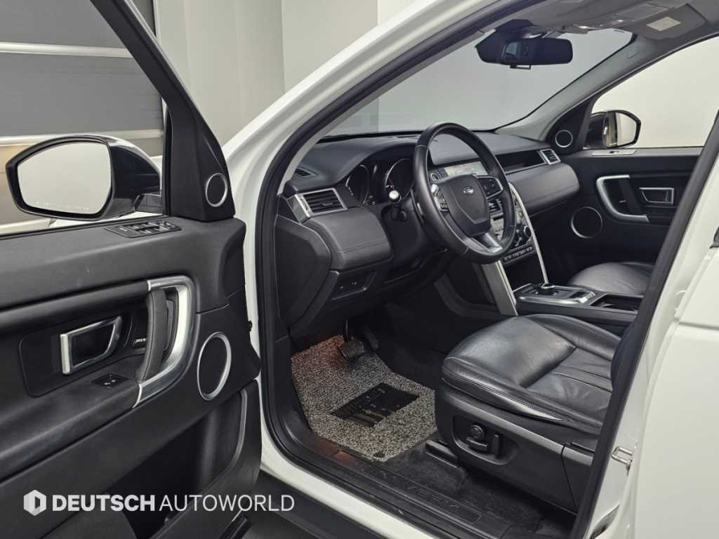 Land Rover Discovery Sport — photo 11