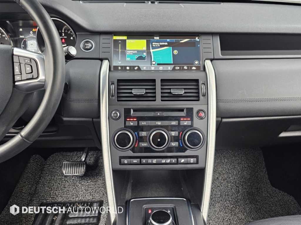 Land Rover Discovery Sport — photo 14