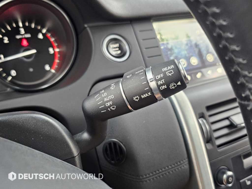 Land Rover Discovery Sport — photo 16