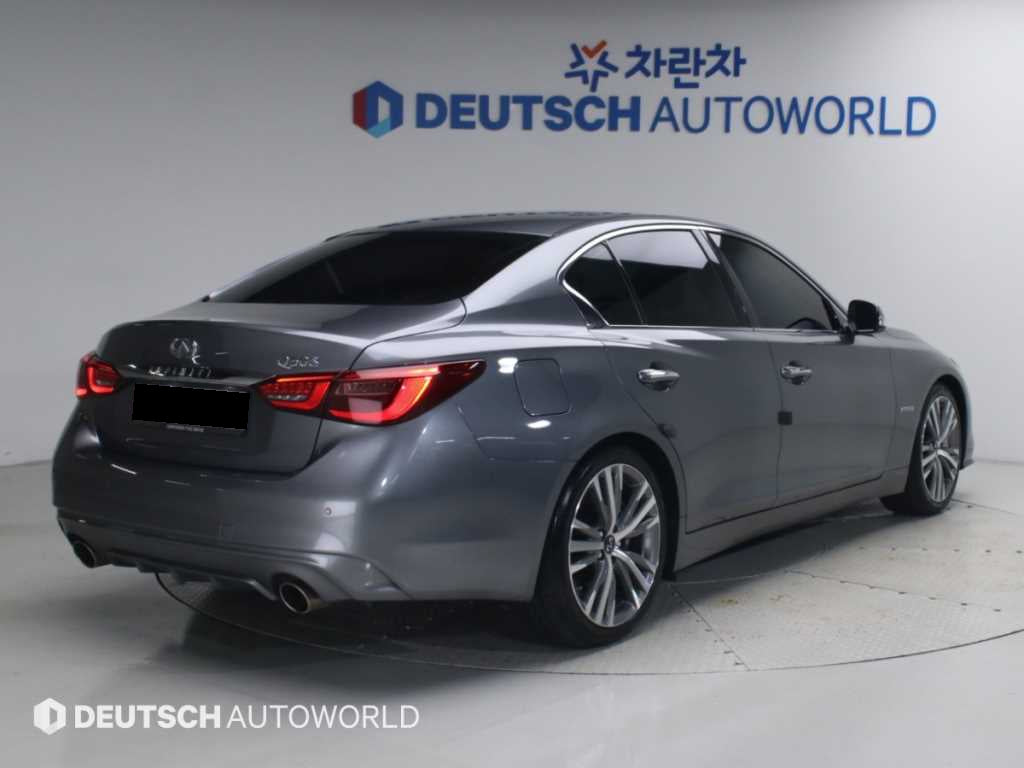 Infiniti Q50 — photo 02