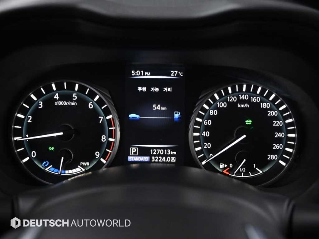 Infiniti Q50 — photo 08