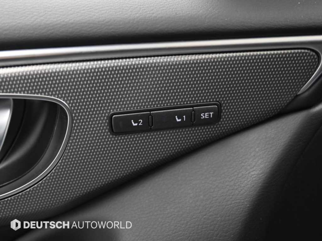 Infiniti Q50 — photo 16