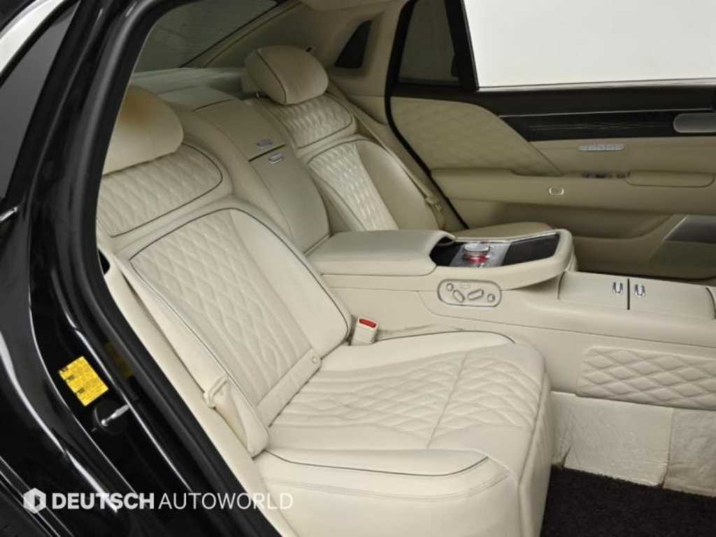 Genesis G90 — photo 12