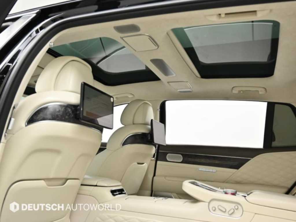 Genesis G90 — photo 18