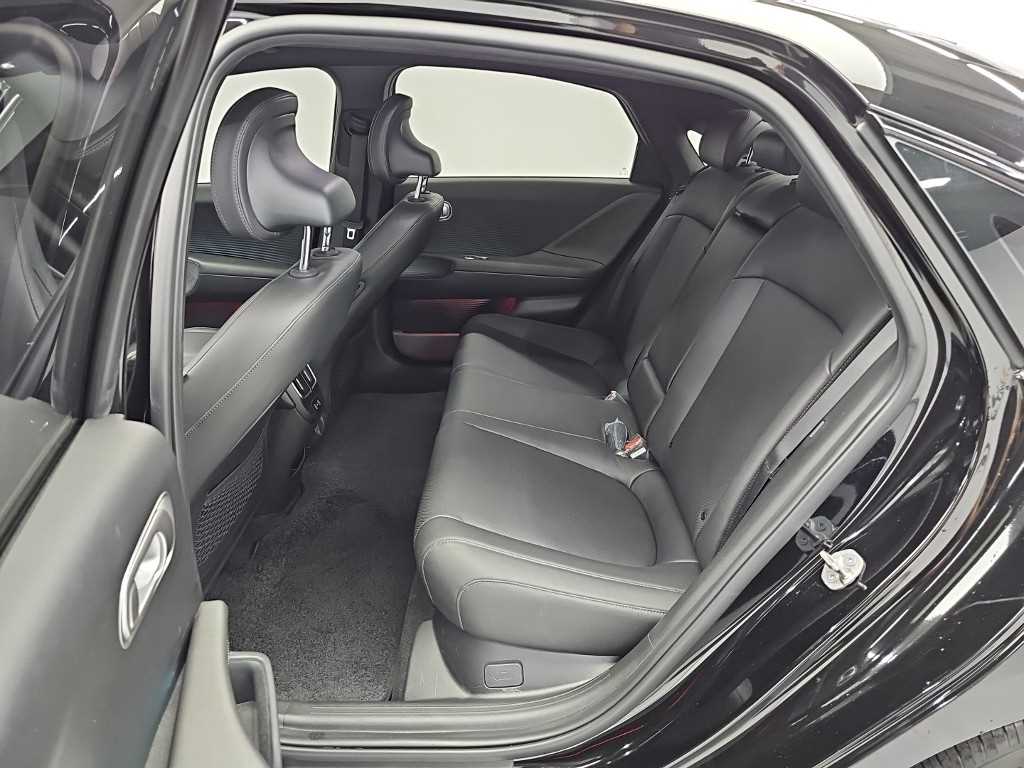Hyundai Ioniq6 — photo 12