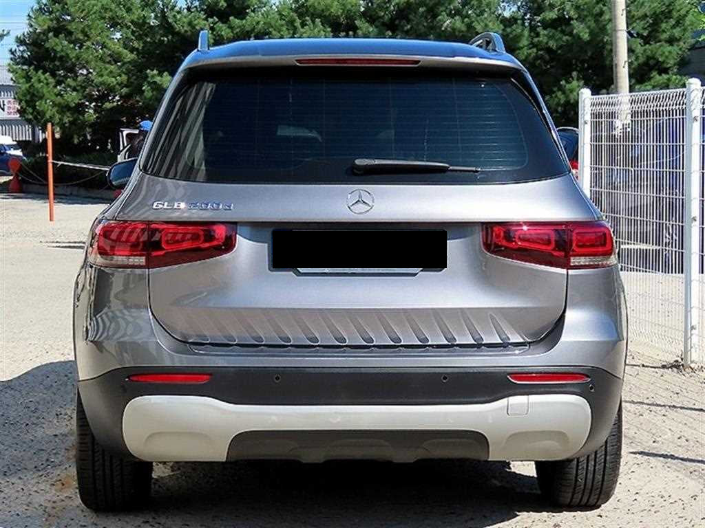 Mercedes-Benz GLB-Class — photo 04