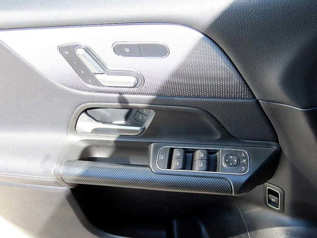 Mercedes-Benz GLB-Class — photo 11