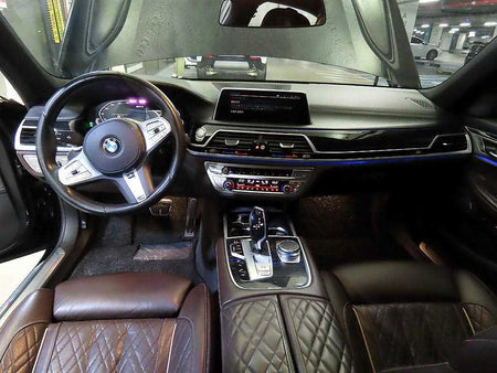 BMW 7-Series — photo 10
