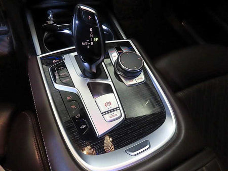 BMW 7-Series — photo 12