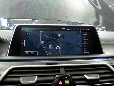 BMW 7-Series — photo 13