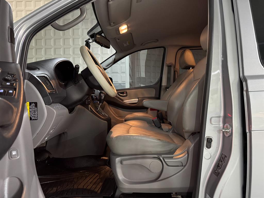 Hyundai Starex — photo 06
