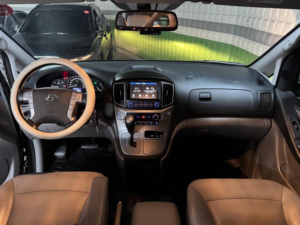 Hyundai Starex — photo 08