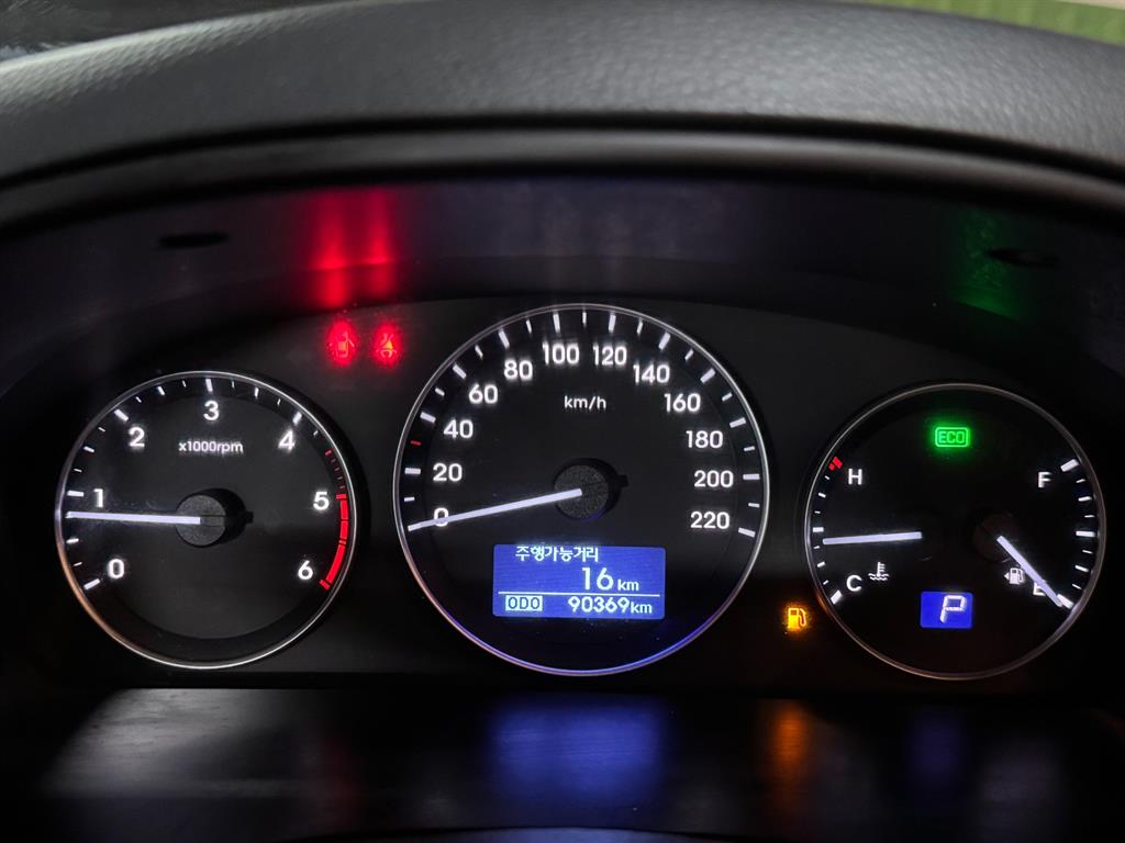 Hyundai Starex — photo 09