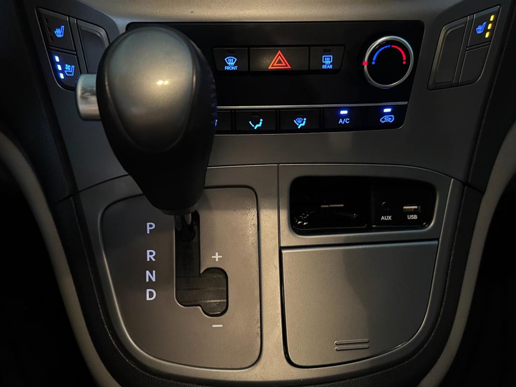 Hyundai Starex — photo 14