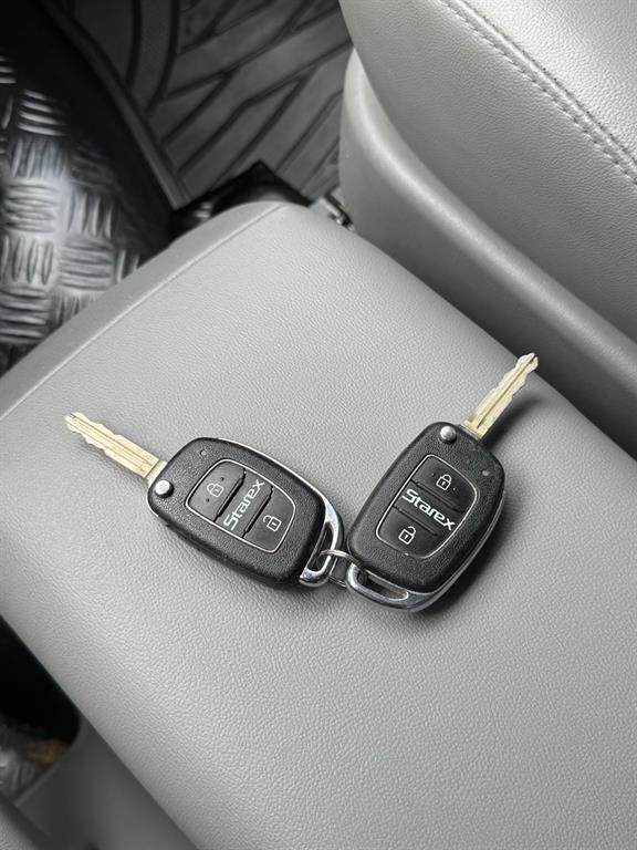 Hyundai Starex — photo 15