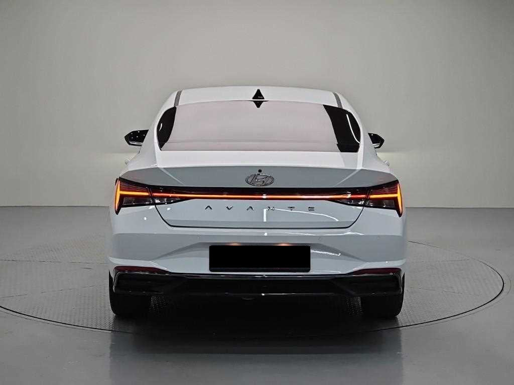Hyundai Avante — photo 03