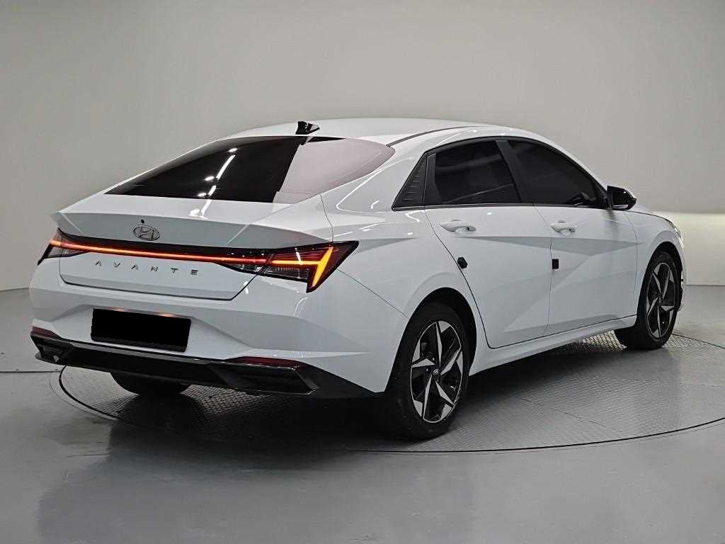 Hyundai Avante — photo 04