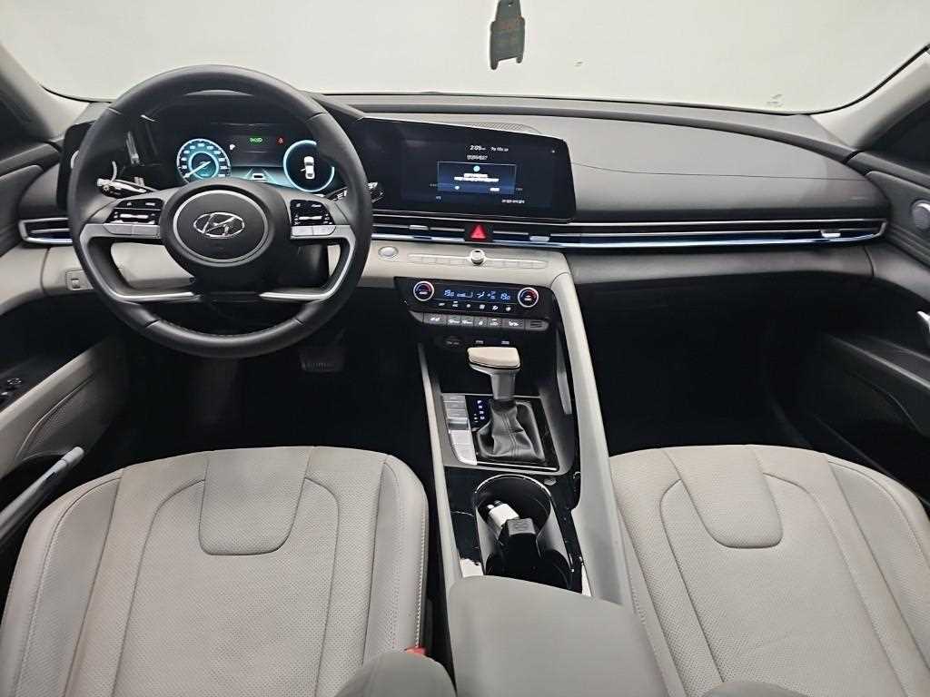 Hyundai Avante — photo 07