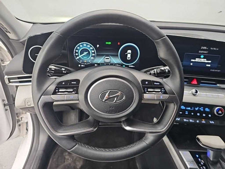 Hyundai Avante — photo 09