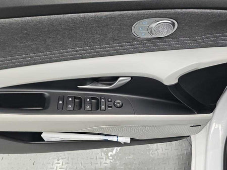 Hyundai Avante — photo 16