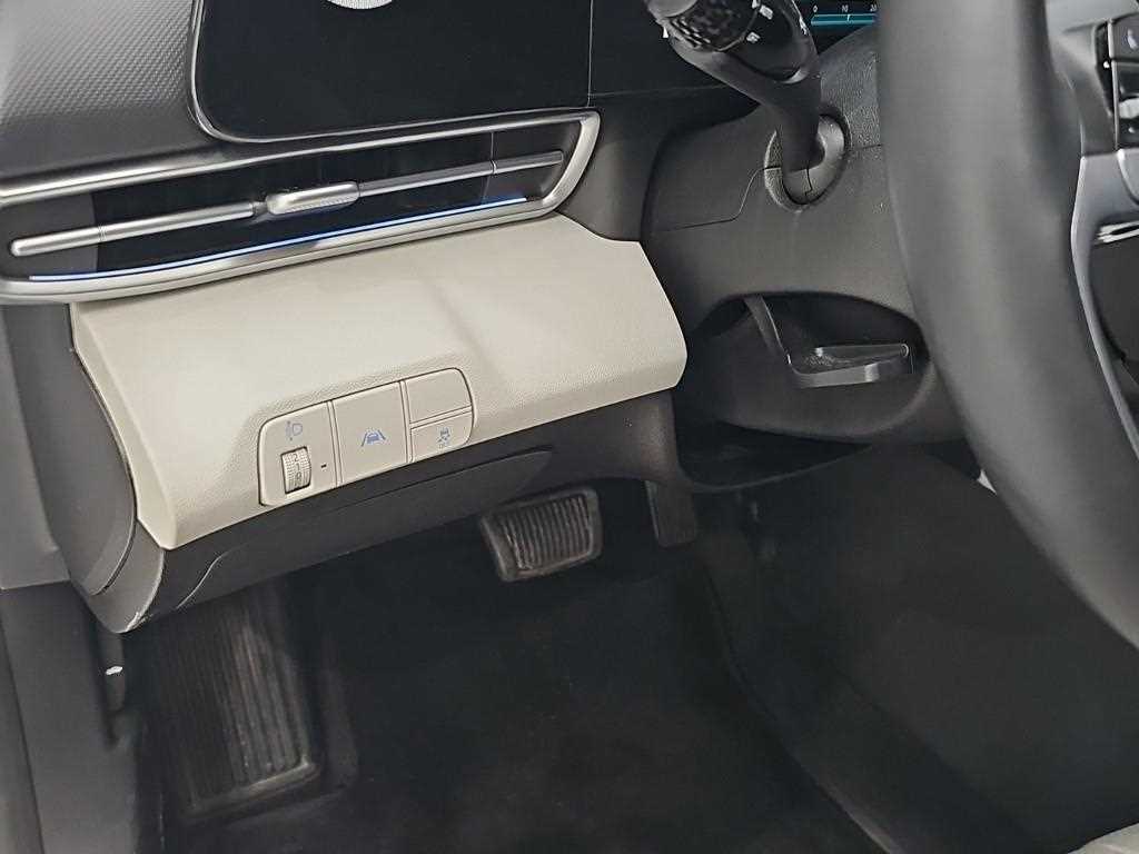 Hyundai Avante — photo 17