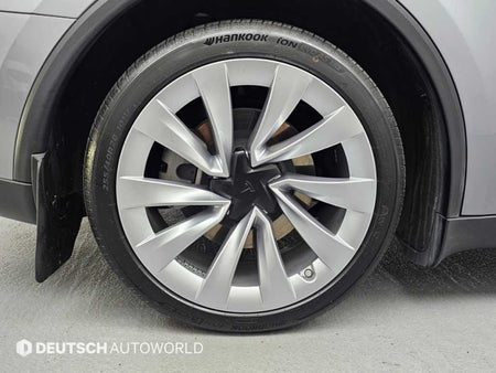 Tesla Model Y — photo 05