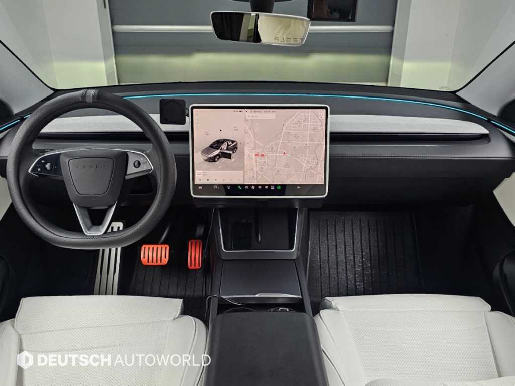 Tesla Model Y — photo 07