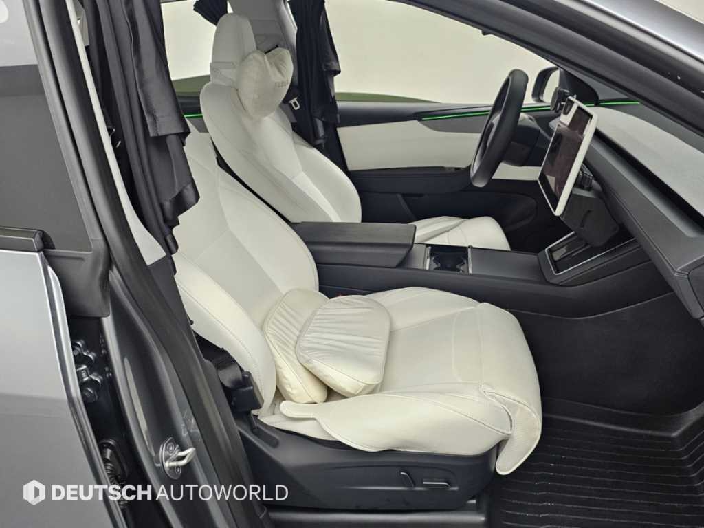 Tesla Model Y — photo 10