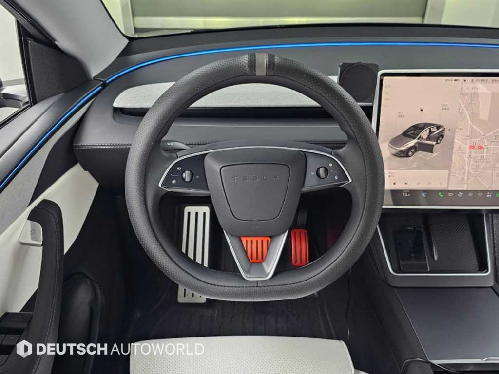Tesla Model Y — photo 13