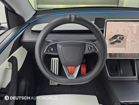 Tesla Model Y — photo 13