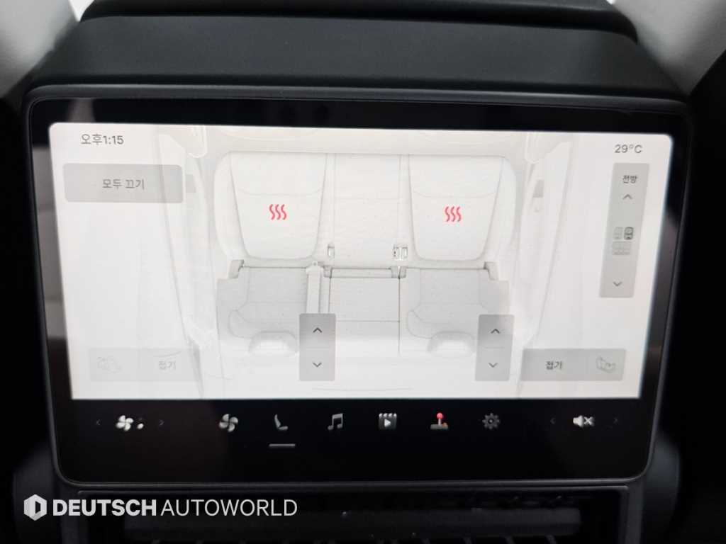 Tesla Model Y — photo 16