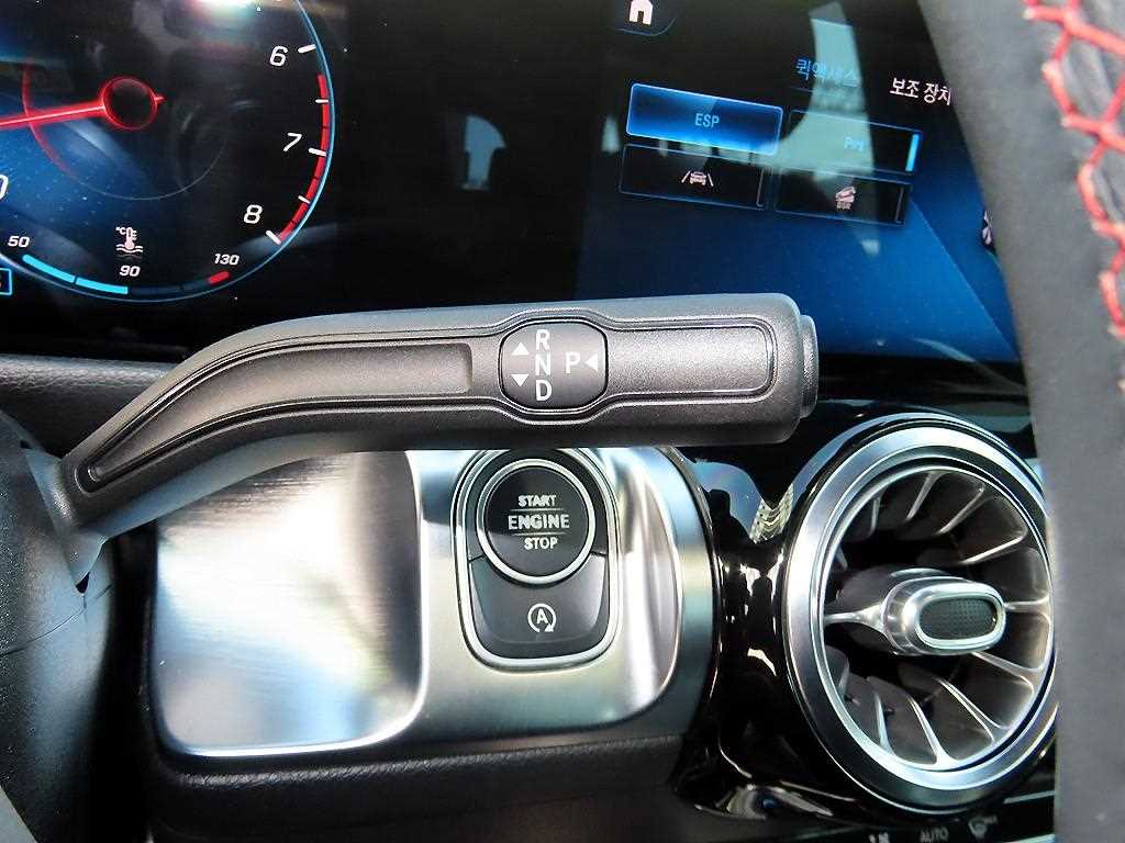 Mercedes-Benz GLB-Class — photo 10